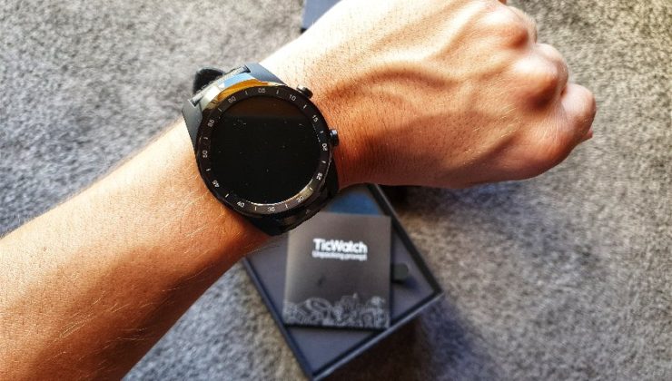 Ticwatch Pro 2020 na ruce